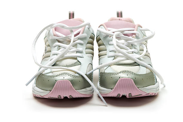 The Influence of Community Ratings on Sneaker Performance Perception