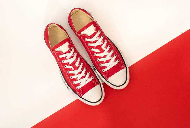 Minimalist vs Maximalist Sneakers: How Opposite Style Philosophies Shape Modern Footwear