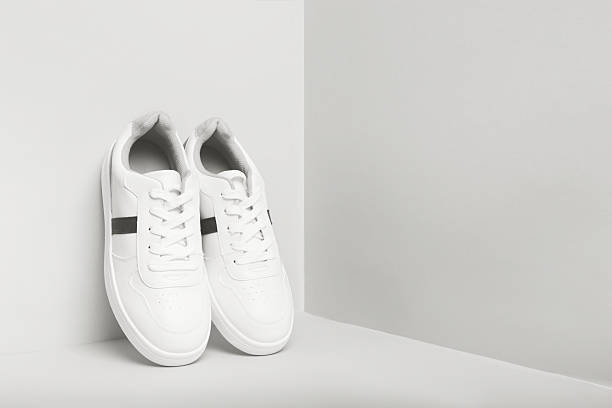 The Versatility of Minimalist Leather Sneakers in Smart Casual Wardrobes