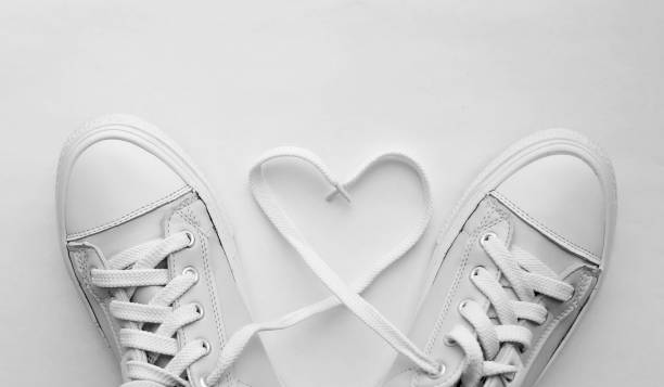 The Unexpected Impact of Flat vs. Round Laces on Sneaker Silhouettes