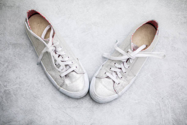 Mastering the Smart Casual Look: How to Style Leather Sneakers