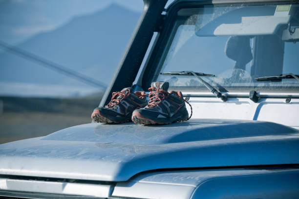 The Science Behind Waterproof Hiking Sneakers: How Technology Keeps Your Feet Dry on the Trail
